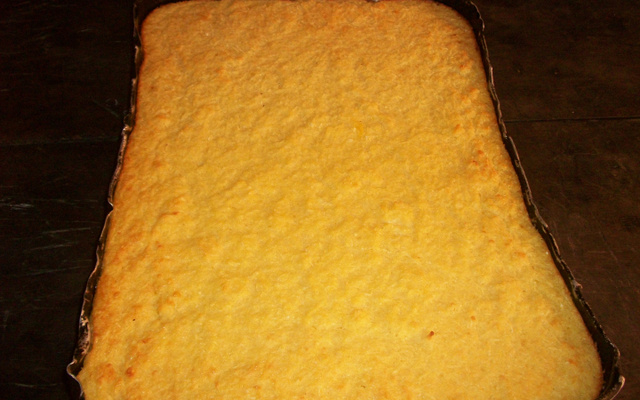 Bolo de fubá com queijo