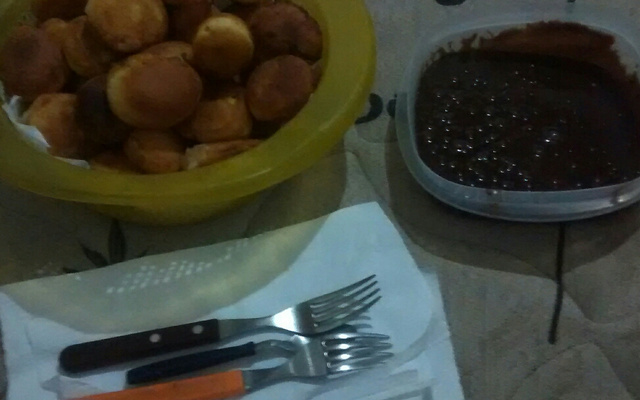 Bolinho de chuva com brigadeiro