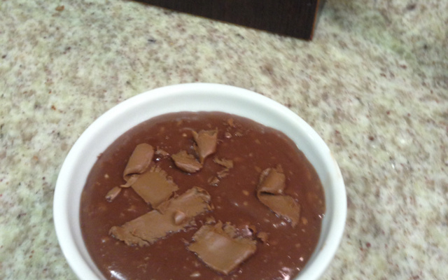 Mingau de coco com chocolate