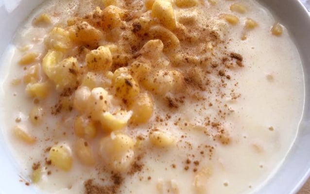 Canjica branca cremosa (Mungunzá)