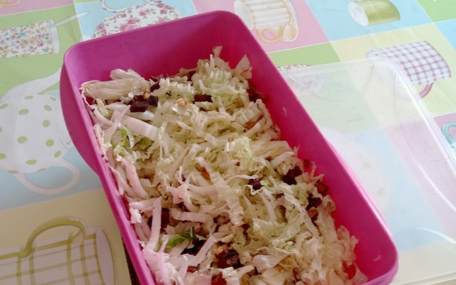 Salada de acelga com alho e bacon