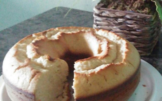 Bolo de suco em pó de limão