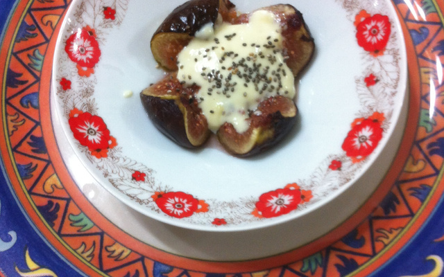 Figos com creme de mel