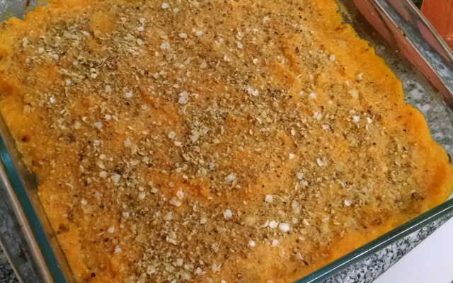 Escondidinho de carne seca e cabotiá