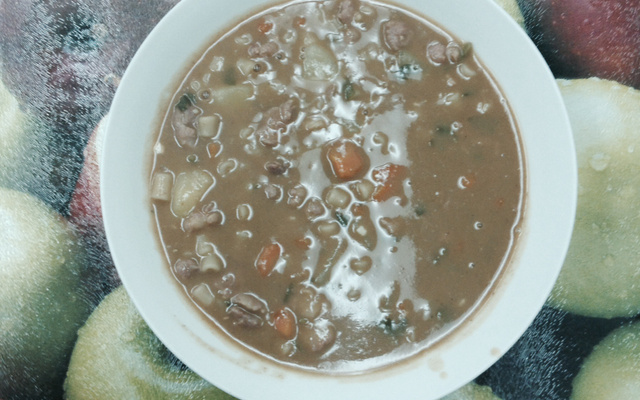 Sopa de feijão com linguiça