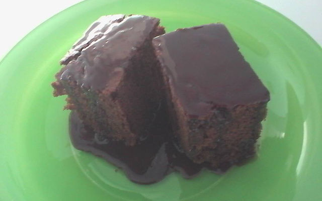 Bolo simples de chocolate