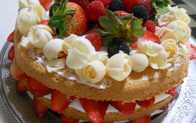 Naked cake de morango