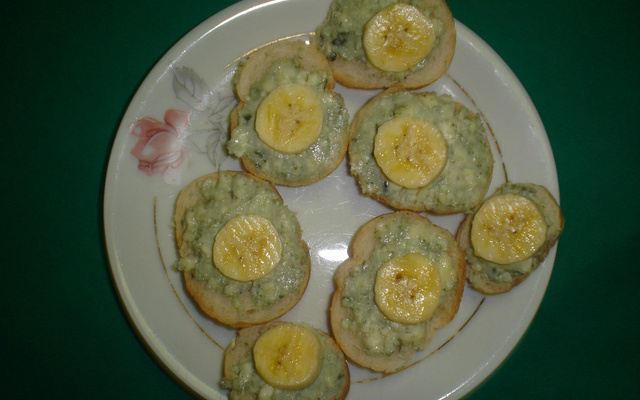 Aperitivo de gorgonzola e banana