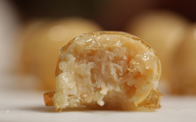 Bala de coco caramelizada fácil