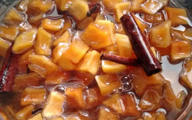 Doce de mamão verde em cubinhos