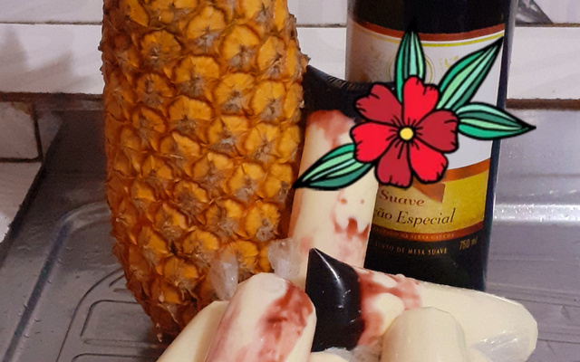 Abacaxi ao vinho tinto