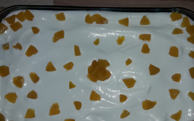 Pavê de creme com pêssego