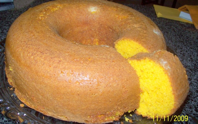 Bolo de cenoura com suco de laranja