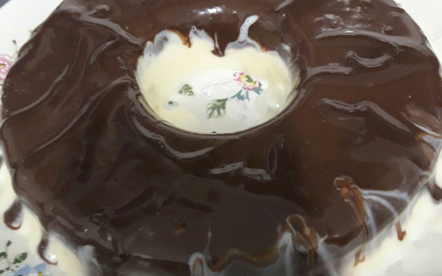 Sorvete de baunilha com chocolate