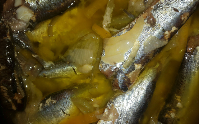 Sardinha de panela de pressão (simples)