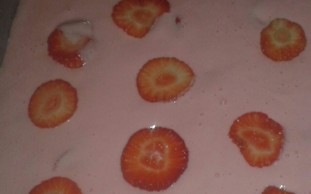 Sobremesa simples de morango