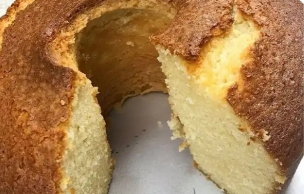 Bolo simples e fofinho da Thays