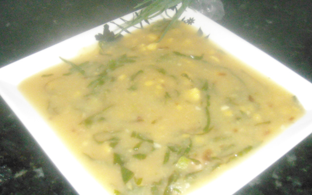 Caldo verde com farinha de milho
