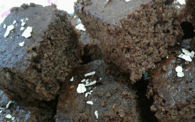 Bolo de chocolate com aveia