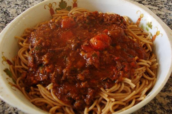 Espaguete com Ragú Preguiçoso
