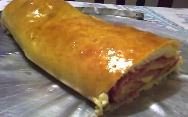 Pão recheado com presunto