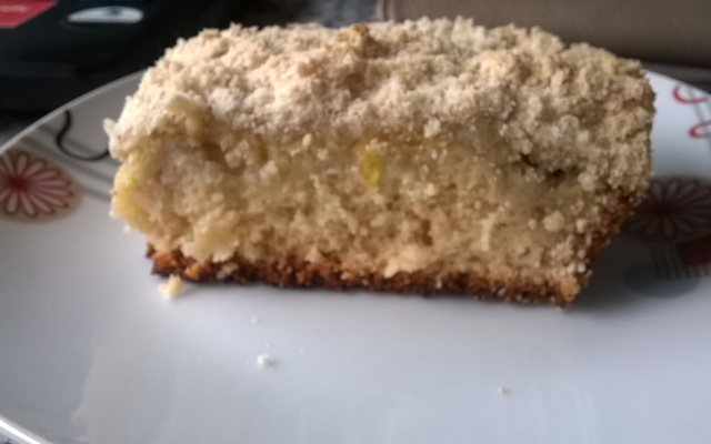 Cuca de banana com farofa