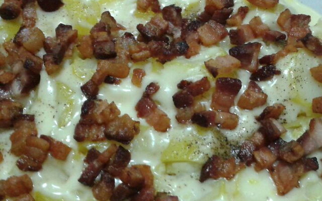 Batata com requeijão e bacon