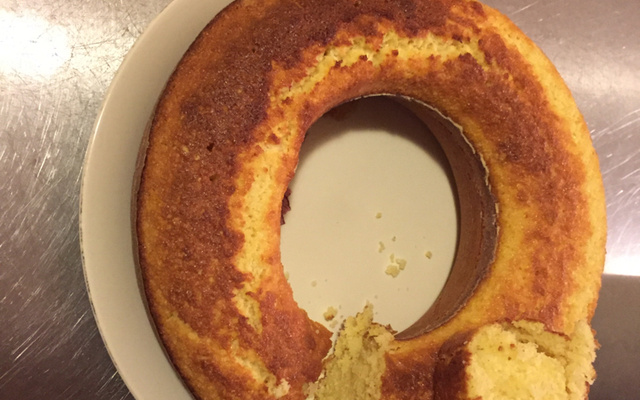 Bolo de Fubá com Coco