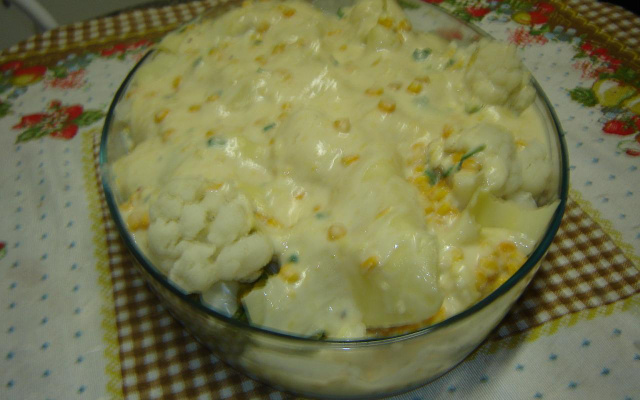 Couve-flor ao forno com creme de milho