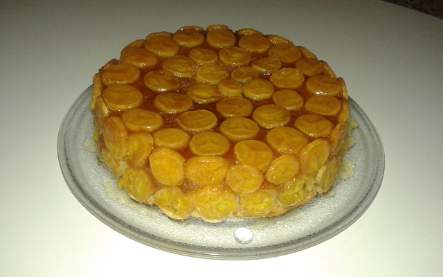 Bolo de banana caramelizada
