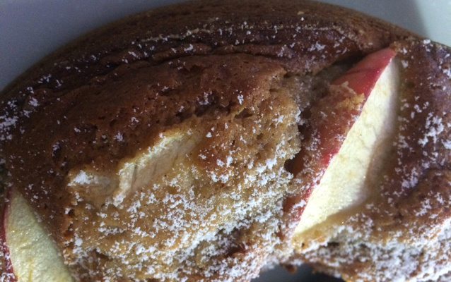 Bolo de maçã rápido