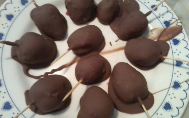 Bombom de morango com chocolate