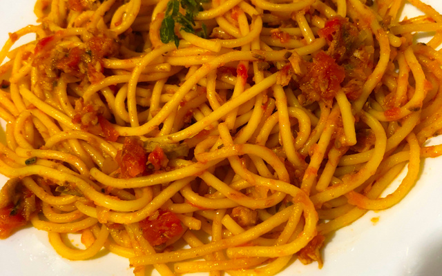 Macarrão com sardinha de lata da Bel