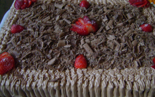 Bolo de chocolate com morango