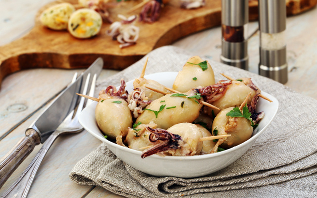 Lula recheada com ricota e manjericão