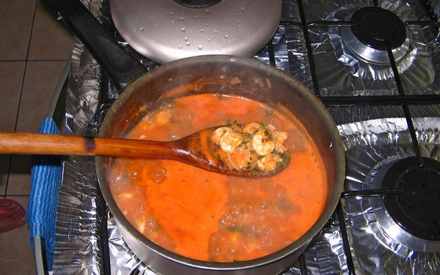 Macarrão suíço ao molho de camarão