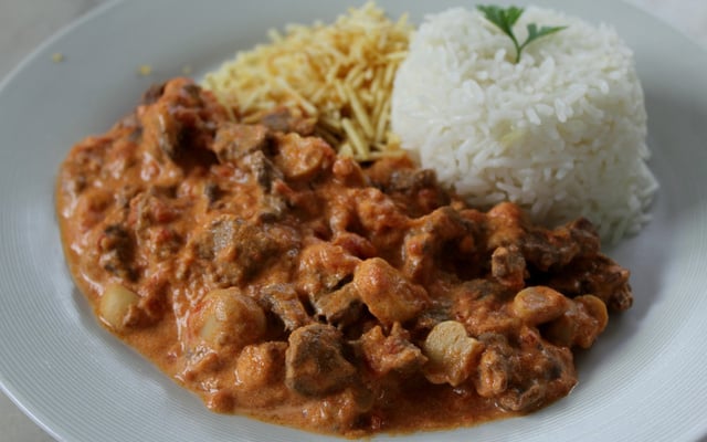 Belíssimo estrogonofe de filé mignon