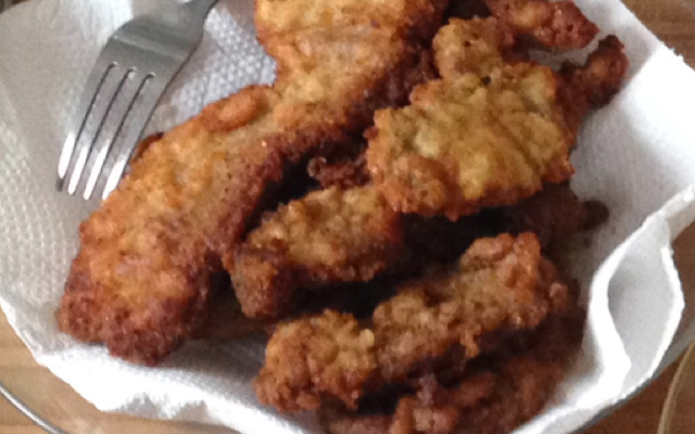 Bife à milanesa rápido e crocante