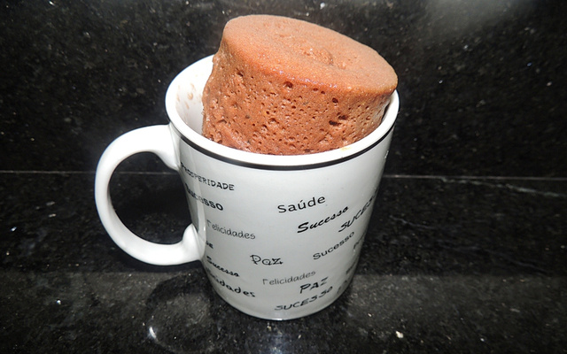 Bolo de micro-ondas feito em 3 minutos