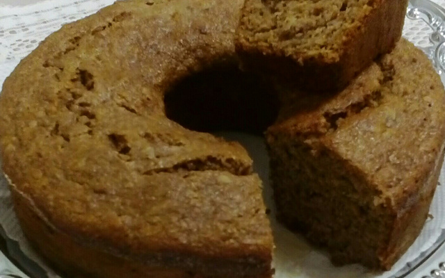 Bolo integral de banana e castanha