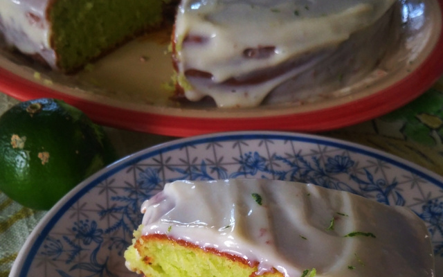 Bolo verde de limão