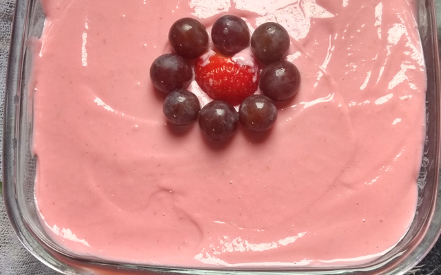 Creme de morango e uva