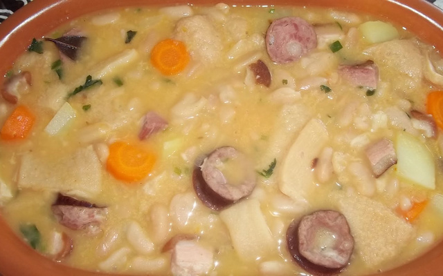 Feijoada de dobradinha com legumes