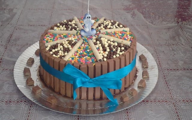 Bolo Kitkat super fácil