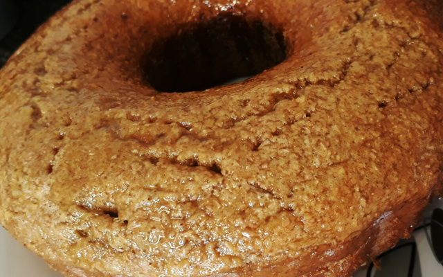 Bolo úmido de laranja