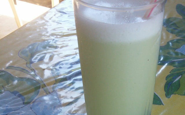 Suco de limão,gengibre e capim cidreira