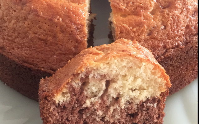 Bolo mesclado de liquidificador