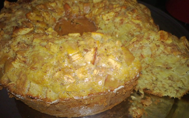 Bolo de granola e maçã