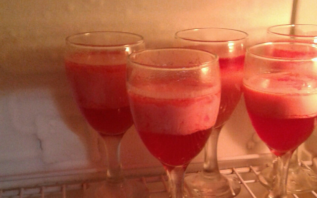 Gelatina com creme rosado