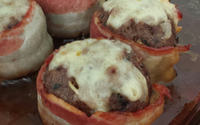 Medalhão de carne moída